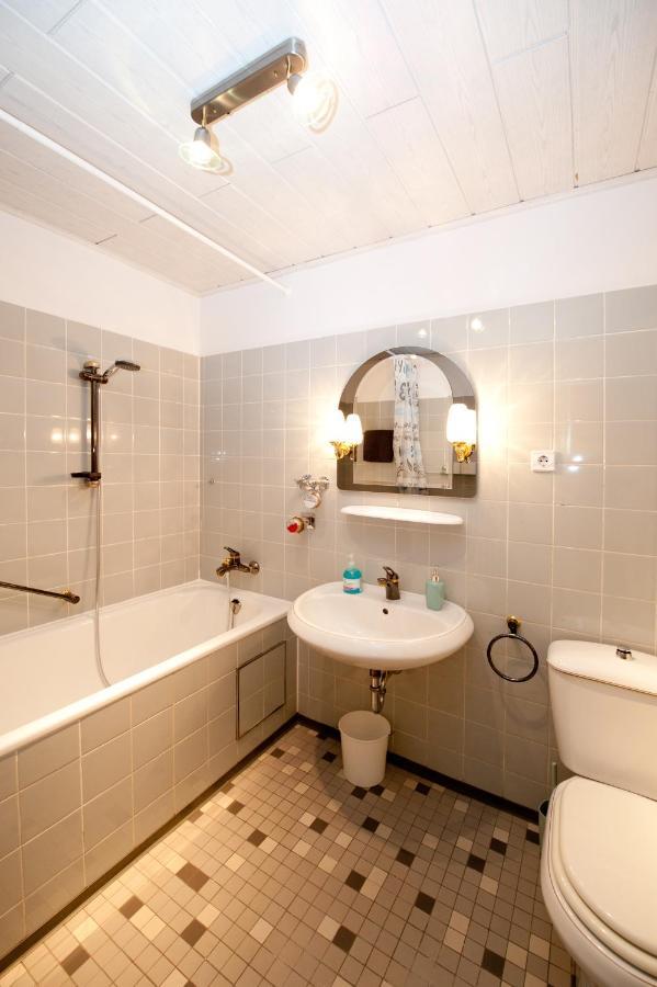 Studio Apartment - Zentral Mit Parkplatz - Balkon Bayreuth Esterno foto